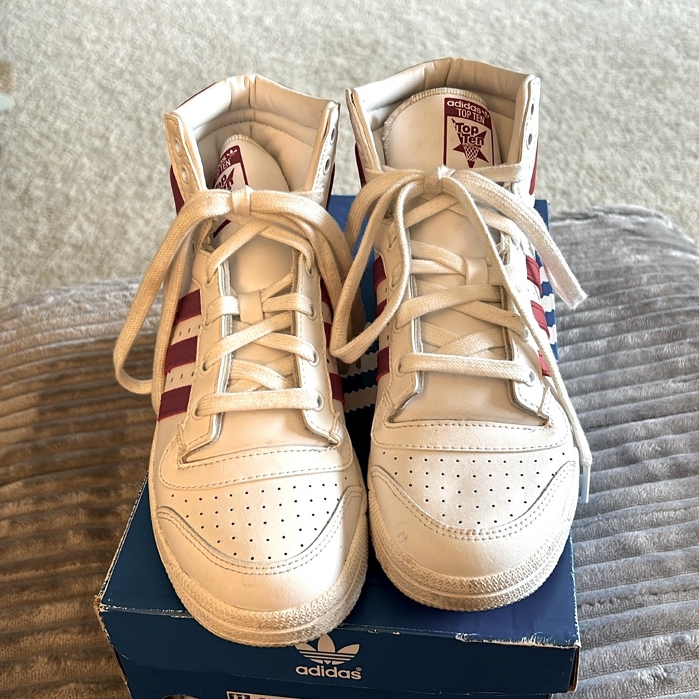 Adidas basketball sneakers for boys; size 6; Model: TopTenHi J.